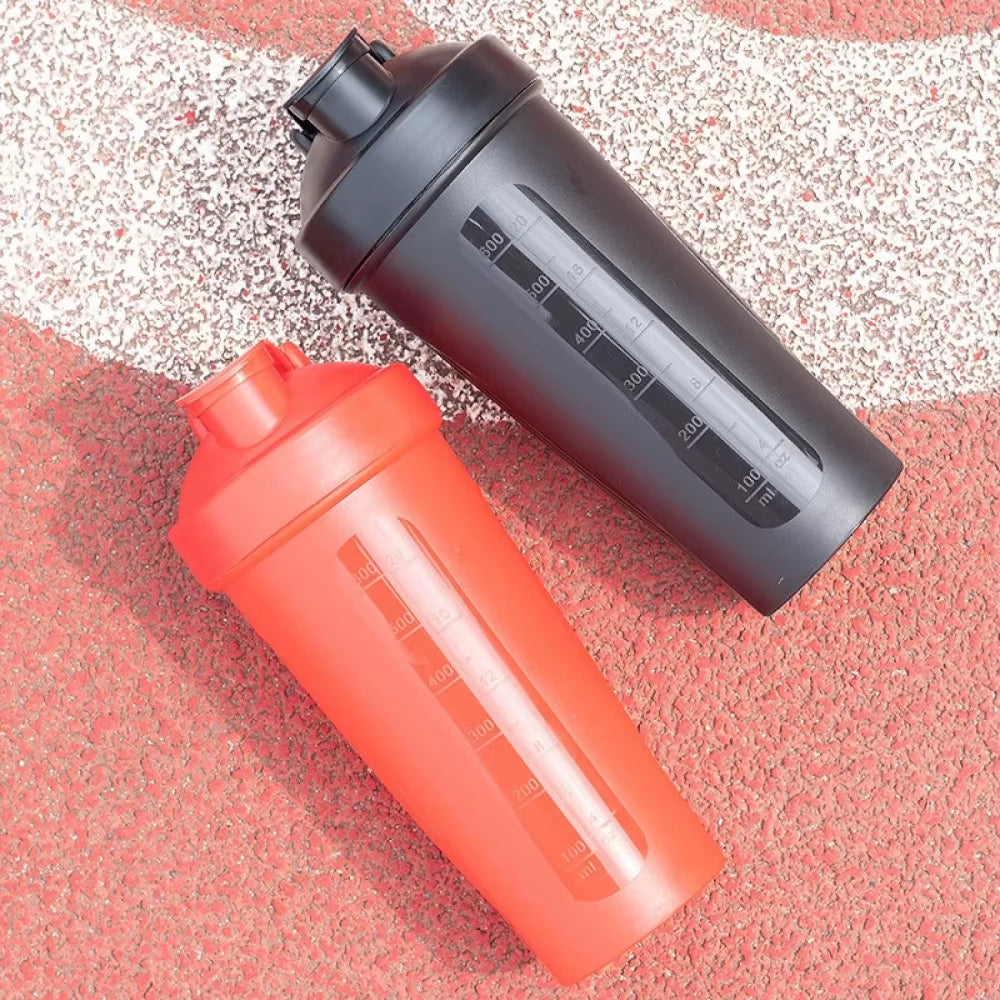 600ML 20Oz Protein Shaker Plastic Portable Bottle for Fiess Enthusiasts Athletes Leak Proof Drink Shaker Cup