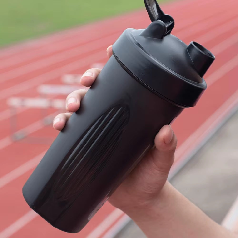 600ML 20Oz Protein Shaker Plastic Portable Bottle for Fiess Enthusiasts Athletes Leak Proof Drink Shaker Cup